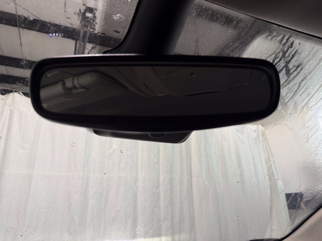 Used 2024 Chrysler Pacifica Touring-L FWD image 23