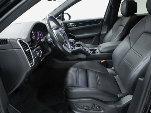 Certified 2022 Porsche Cayenne Coupe image 16