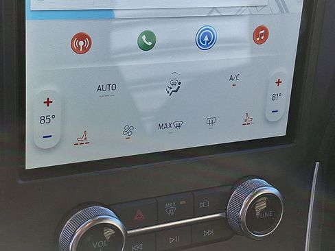 Used 2024 Ford Edge SEL image 15