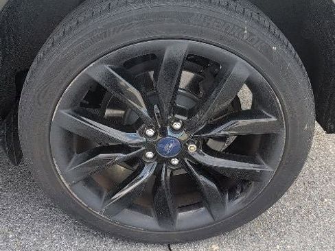 Used 2017 Ford Escape SE w/ Equipment Group 201A image 11