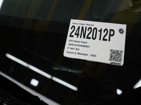 Used 2025 Nissan Rogue Platinum AWD/4WD image 34
