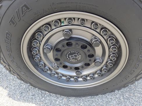 Used 2019 Toyota Tacoma SR5 RWD image 5