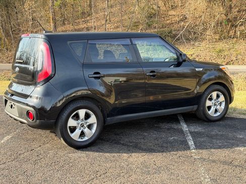 Used 2018 Kia Soul FWD image 3