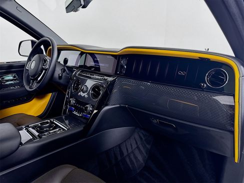 Certified 2025 Rolls-Royce Cullinan Black Badge image 29