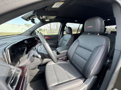 Used 2024 Chevrolet Traverse Z71 w/ Enhanced Driving Package image 11