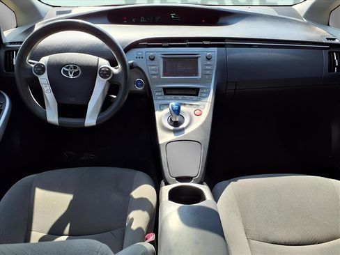 Used 2013 Toyota Prius Two image 12