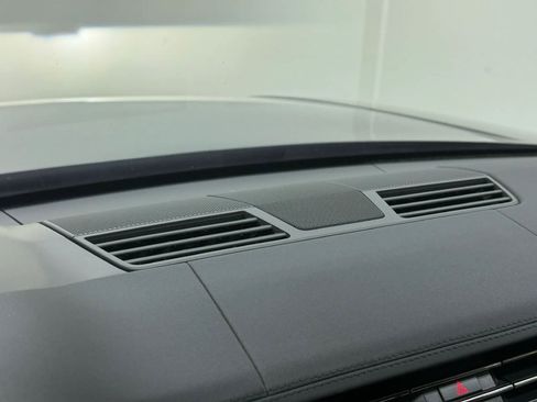 Used 2023 Land Rover Range Rover Long Wheelbase SE AWD/4WD image 23