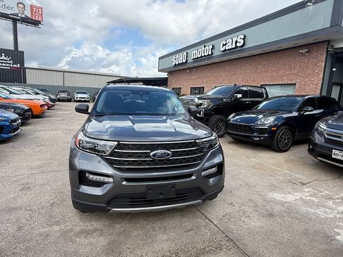 Used 2024 Ford Explorer XLT w/ Equipment Group 202A image 8