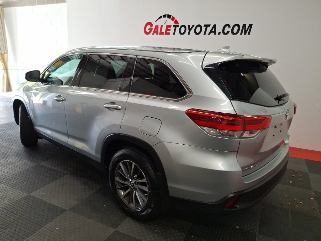 Used 2019 Toyota Highlander XLE AWD/4WD image 10