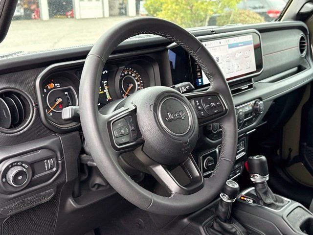 Used 2026 Jeep Wrangler Unlimited Rubicon AWD/4WD image 16