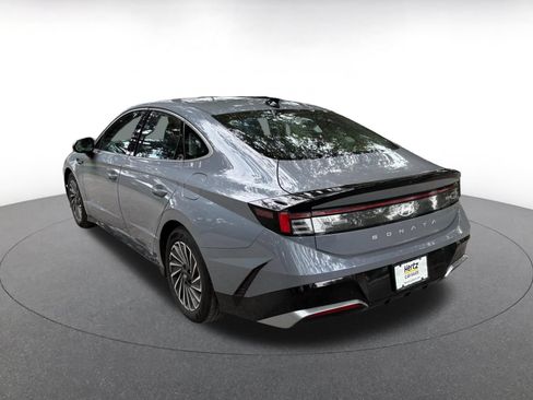 Used 2025 Hyundai Sonata SEL FWD image 9