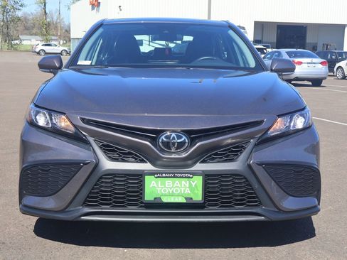 Used 2024 Toyota Camry SE FWD image 10