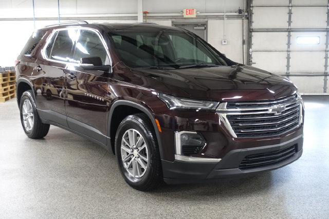 Used 2023 Chevrolet Traverse LT FWD image 1