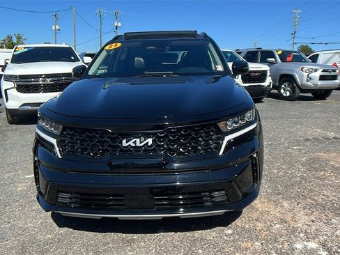 Used 2023 Kia Sorento EX w/ Panoramic Sunroof Package image 2