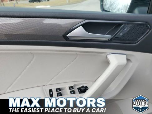 Used 2023 Volkswagen Tiguan SE image 19