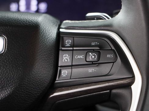 Used 2024 Jeep Grand Cherokee Limited w/ Luxury Tech Group II AWD/4WD image 15