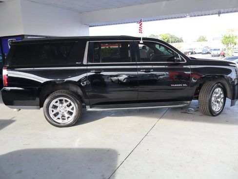 Used 2016 GMC Yukon XL SLT w/ Open Road Package RWD image 4