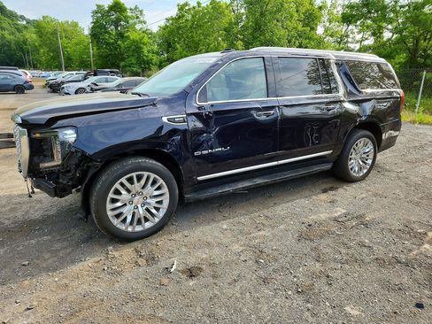 Used 2023 GMC Yukon XL Denali AWD/4WD image 3