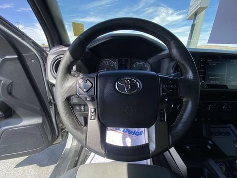 Used 2020 Toyota Tacoma TRD Off-Road w/ Blackout Package AWD/4WD image 14