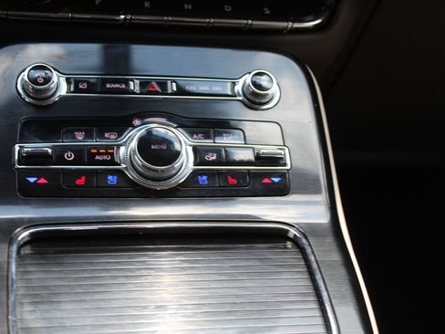 Used 2022 Lincoln Nautilus Reserve FWD image 13
