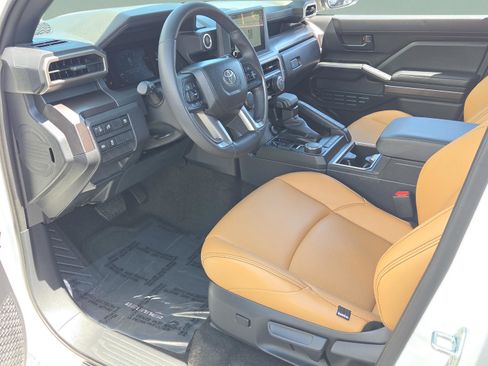 Used 2025 Toyota 4Runner SR5 image 9