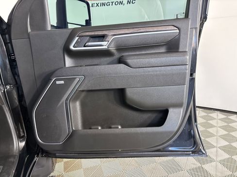 Used 2025 Chevrolet Silverado 3500 LTZ w/ LTZ Premium Package image 25