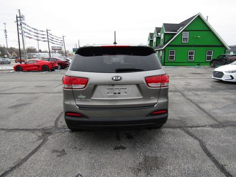 Used 2016 Kia Sorento LX image 6