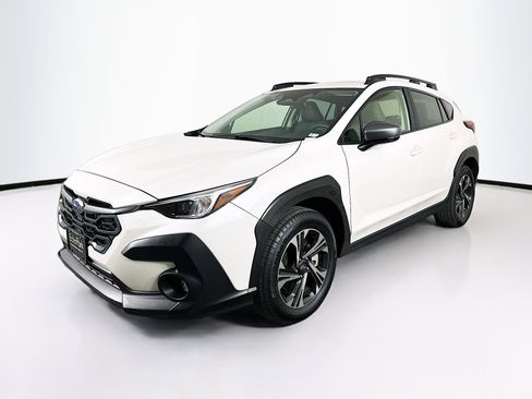 Used 2024 Subaru Crosstrek 2.0i Premium image 3