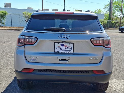 Used 2019 Jeep Compass Latitude w/ Popular Equipment Group AWD/4WD image 6