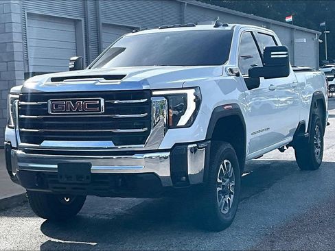 Used 2025 GMC Sierra 2500 SLE w/ Preferred Package AWD/4WD image 2