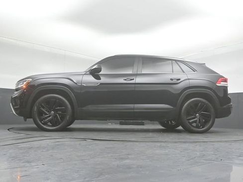 Used 2022 Volkswagen Atlas Cross Sport SE w/ Black Wheel Package image 38
