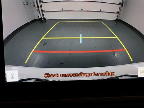 Used 2025 Toyota Camry SE image 27