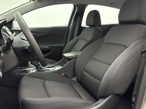 Used 2025 Chevrolet Malibu LT image 13