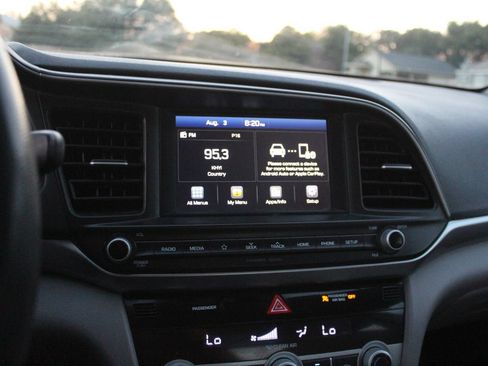Used 2020 Hyundai Elantra SEL FWD image 17