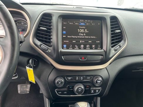 Used 2016 Jeep Cherokee Latitude image 21