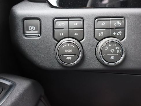 New 2026 Chevrolet Silverado 1500 LTZ w/ LTZ Premium Package AWD/4WD image 17