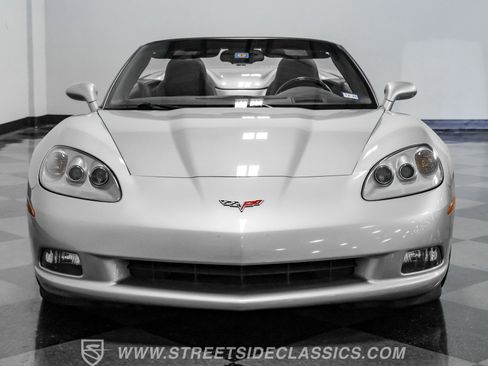 Used 2005 Chevrolet Corvette Convertible w/ Preferred Equipment Group image 17
