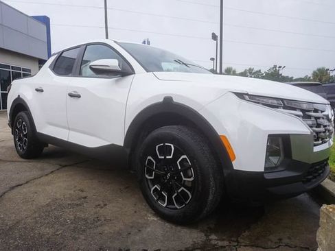 Used 2024 Hyundai Santa Cruz SEL FWD image 2