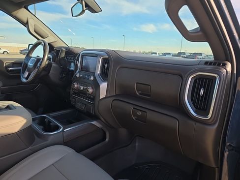 Used 2020 GMC Sierra 1500 SLT image 16