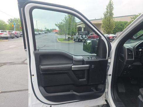 Used 2017 Ford F150 XLT w/ Equipment Group 302A Luxury AWD/4WD image 16