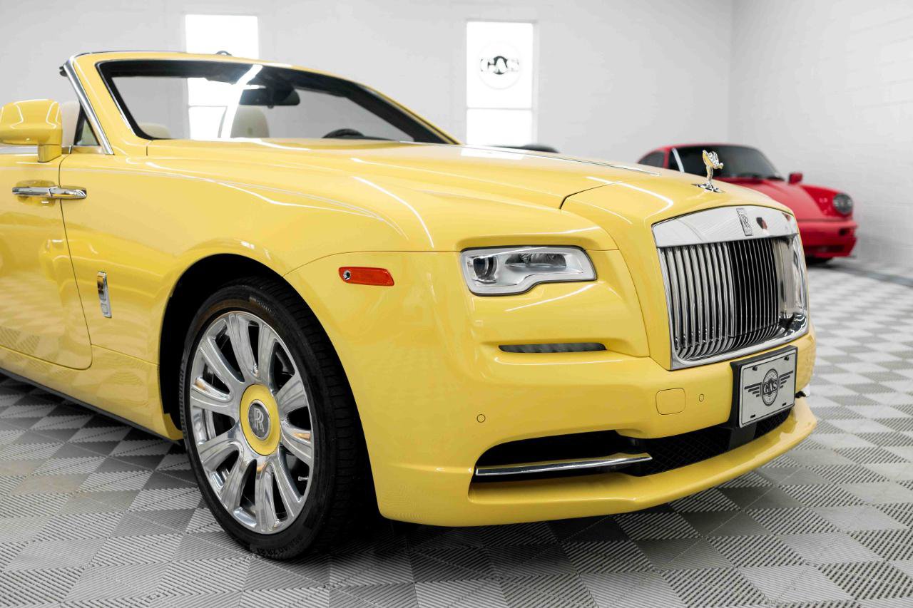 Used 2017 Rolls-Royce Dawn RWD image 22