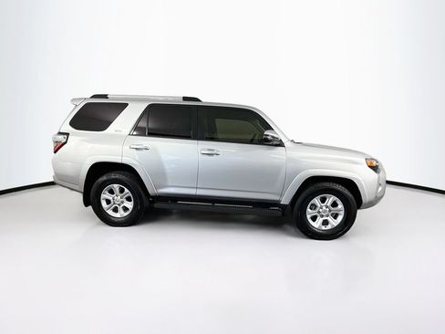 Used 2022 Toyota 4Runner SR5 Premium w/ Moonroof Package RWD image 11