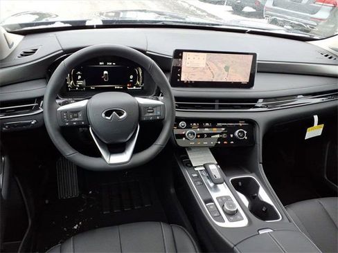 New 2026 INFINITI QX60 Luxe w/ Family Package image 8