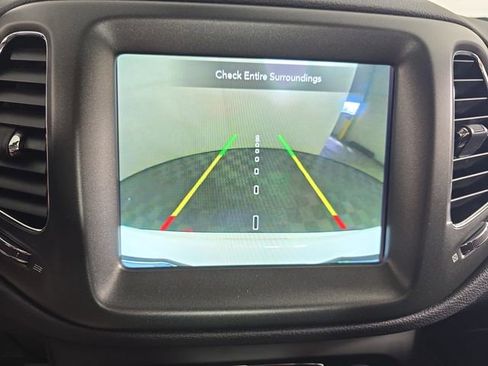 Used 2021 Jeep Compass Trailhawk AWD/4WD image 15