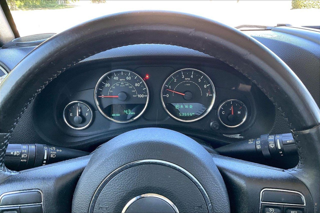 Certified 2018 Jeep Wrangler Unlimited Sahara AWD/4WD image 10