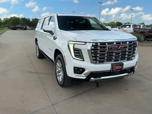Certified 2025 GMC Yukon XL Denali w/ Sun & Power Step Package image 2