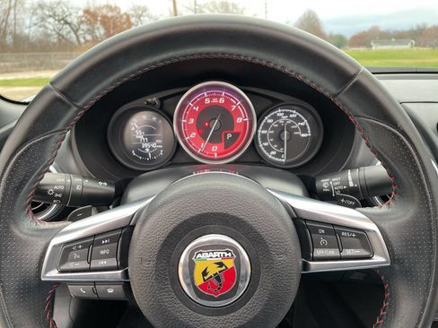 Used 2018 FIAT 124 Spider Abarth w/ Convenience Group image 76