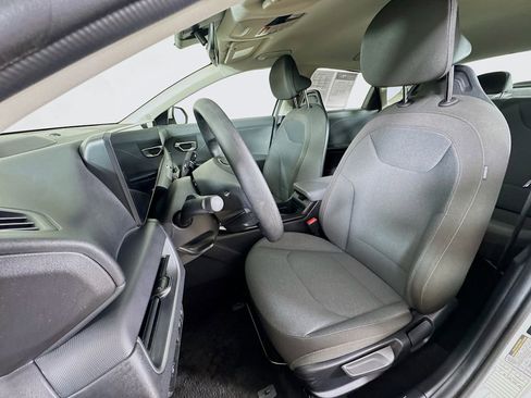 Used 2025 Kia K4 LXS image 12