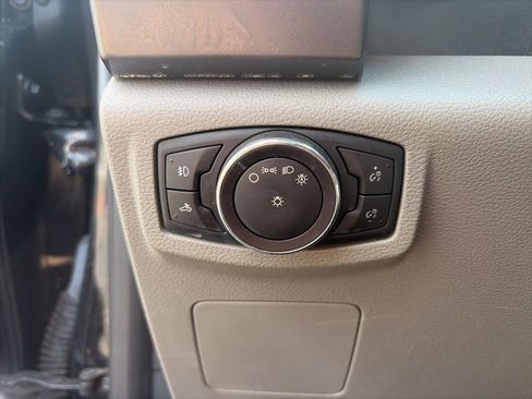 Used 2016 Ford F150 XLT image 15