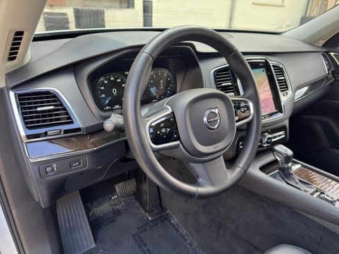 Used 2017 Volvo XC90 T6 Momentum w/ Vision Package AWD/4WD image 13
